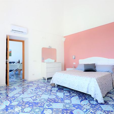 Mary'S Apartments - De Vivo Realty Маса Лубрензе Екстериор снимка